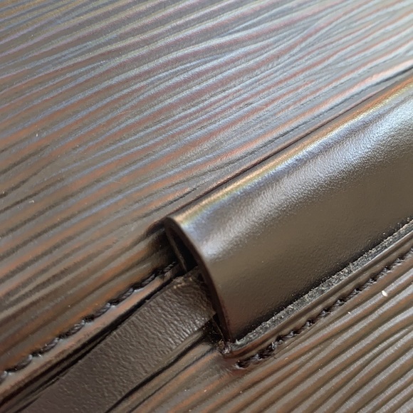 Louis Vuitton Epi Dinard - Picture 11 of 12